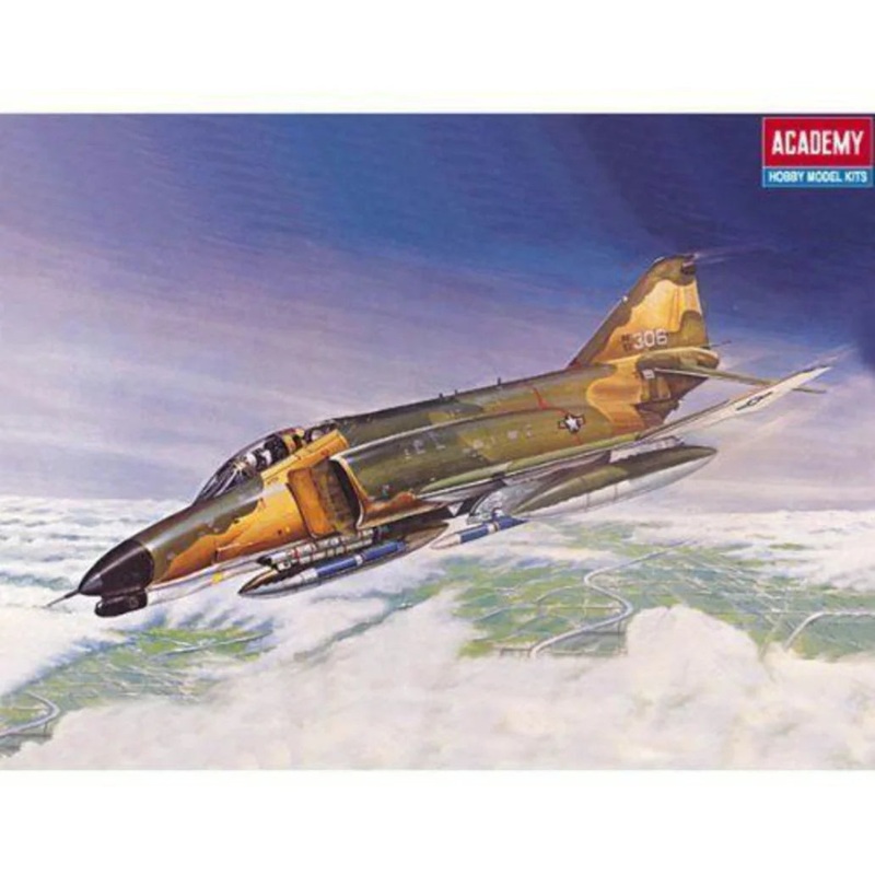 Academy F-4E Phantom 1/144