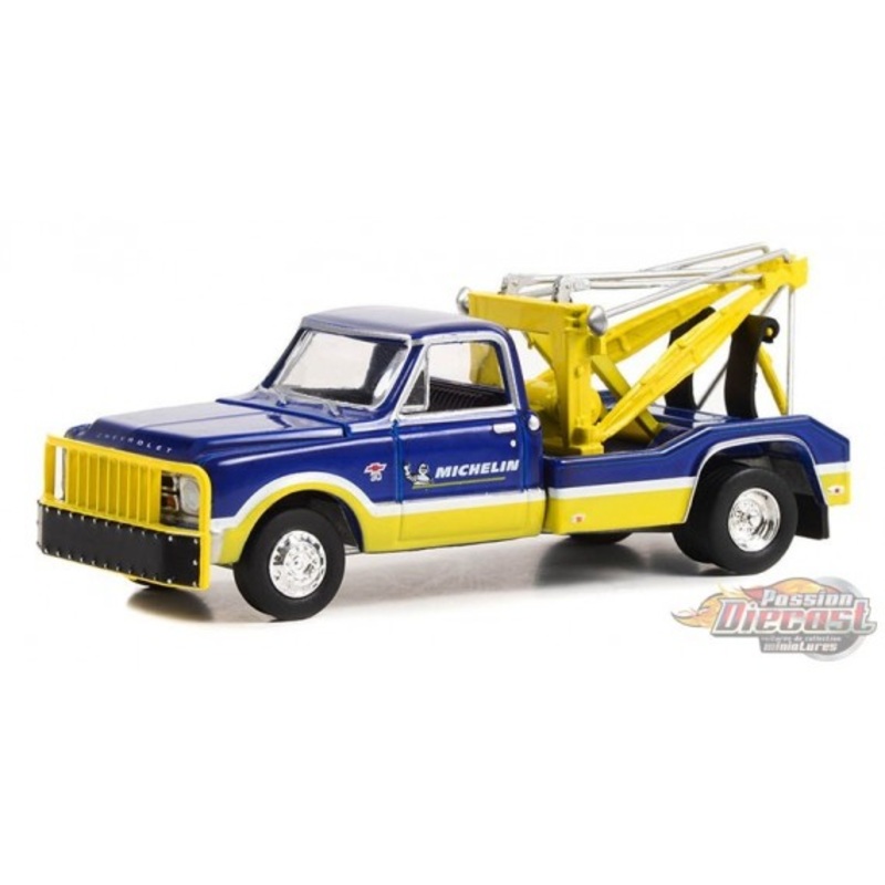 GL 1967 Chevrolet C-30 Dually Wrecker